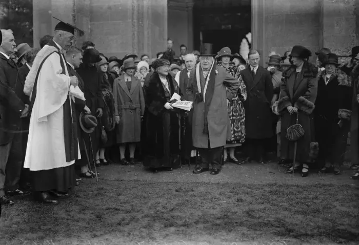 Framed Print : Earl and Countess of Coventry celebrate their diamond wedding by attending village Framed Print : Earl and Countess of Coventry celebrate their diamond wedding by attending village