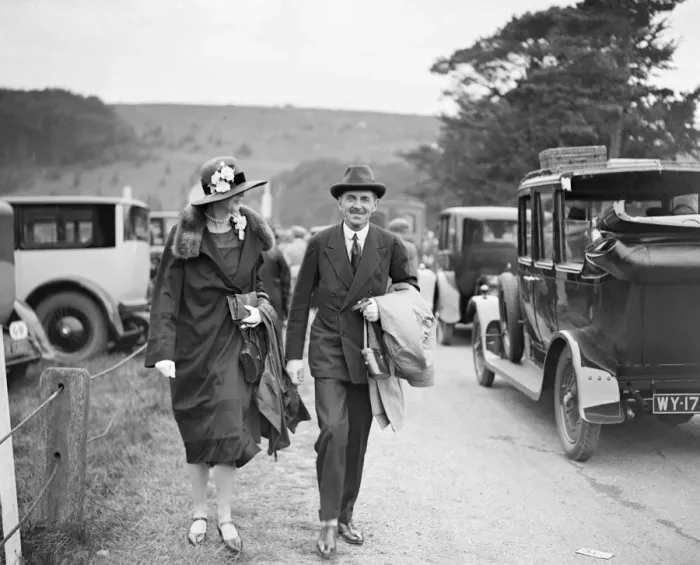 Framed Print : Earl of Pembroke at Goodwood Racecourse. 1927 Framed Print : Earl of Pembroke at Goodwood Racecourse. 1927