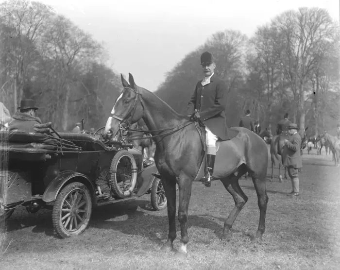 Framed Print : An Easter meet of the Duke of Beauforts Hounds was held at Cirencester, Gloucestershire Framed Print : An Easter meet of the Duke of Beauforts Hounds was held at Cirencester, Gloucestershire