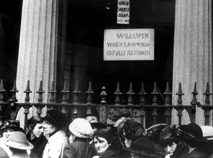 Framed Print : Easter Rebellion 1916 Dublin Dublin Savings Bank Topfoto stills library picture Framed Print : Easter Rebellion 1916 Dublin Dublin Savings Bank Topfoto stills library picture