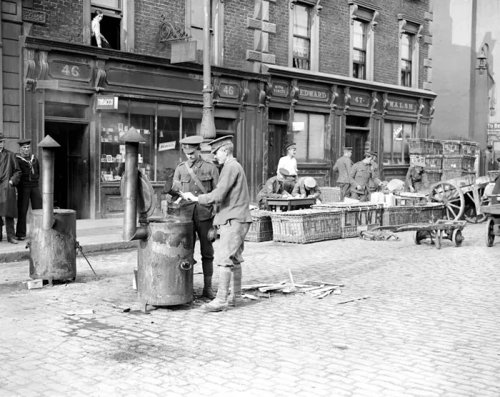 Framed Print : Easter Rising (originally captioned The Dublin rebellion) British soldiers cooking Framed Print : Easter Rising (originally captioned The Dublin rebellion) British soldiers cooking