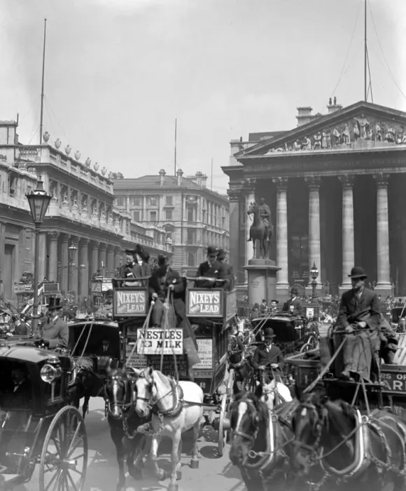 Framed Print : Edwardian London. Horsedrawn traffic congestion by the Royal Exchange ( on