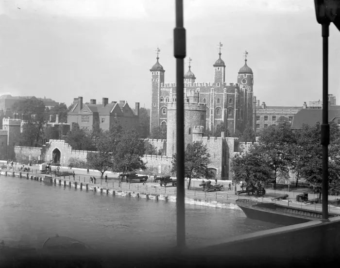Framed Print : Edwardian London. The White Tower in the Tower of London, seen from Tower Bridge Framed Print : Edwardian London. The White Tower in the Tower of London, seen from Tower Bridge