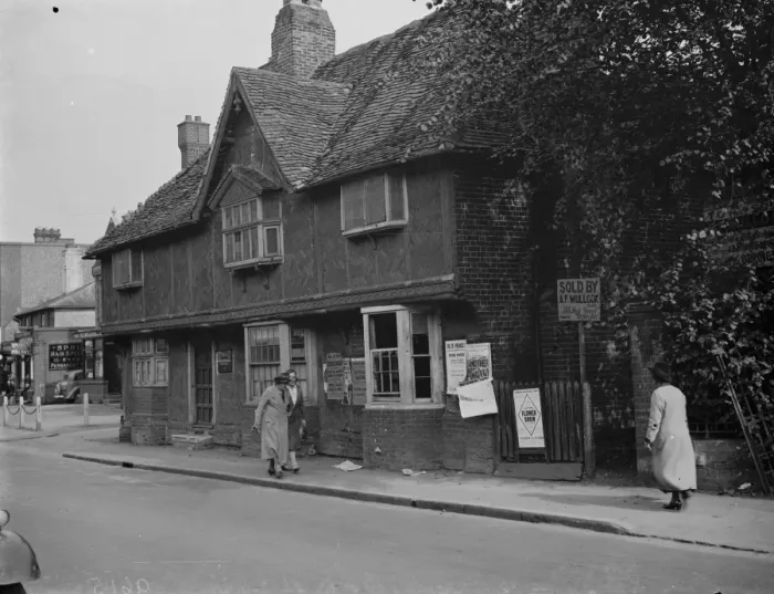 Framed Print : Elizabethan cottage in Orpington, Bromley. 1938 Framed Print : Elizabethan cottage in Orpington, Bromley. 1938