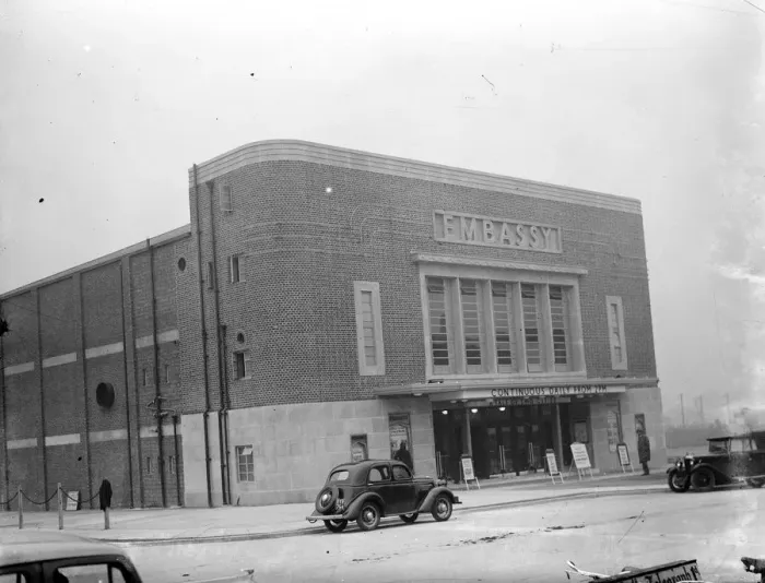 Framed Print : Embassy cinema in Petts Wood, London. 12 October 1936 Framed Print : Embassy cinema in Petts Wood, London. 12 October 1936