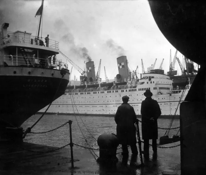 Framed Print : The Empress of Canada ( formerly the Duchess of Richmond ) left Liverpool on her