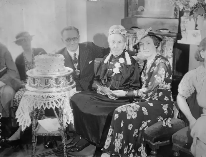 Framed Print : Englands oldest woman celebrates 105th birthday with party. Royal congratulations Framed Print : Englands oldest woman celebrates 105th birthday with party. Royal congratulations