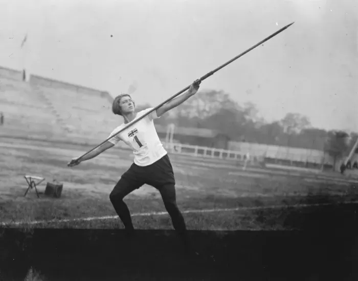 Framed Print : English Girl Athletes Win Victory has rewarded the visit of the English girls athletics Framed Print : English Girl Athletes Win Victory has rewarded the visit of the English girls athletics