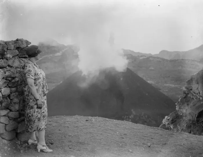Framed Print : An eruptive cone in the crater of Vesuvius. 29 November 1926