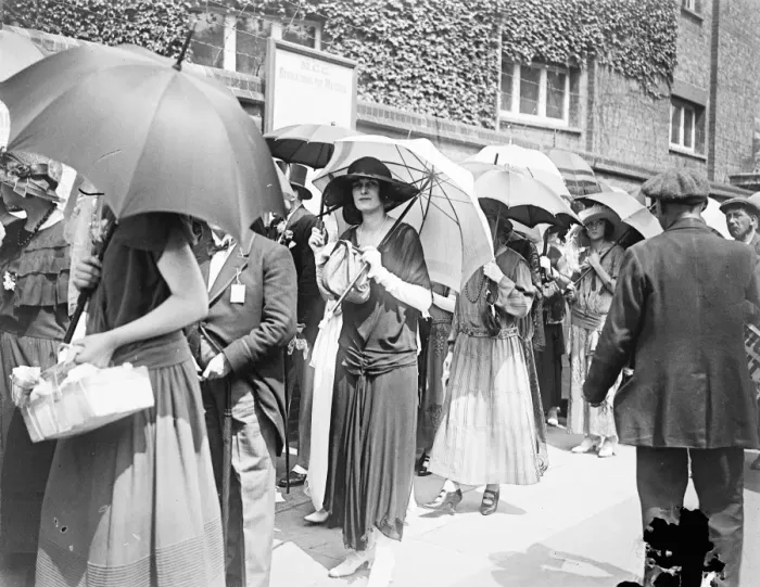 Framed Print : At the Eton and Harrow match at Lords. Lady Chesham waiting in the queue. 13