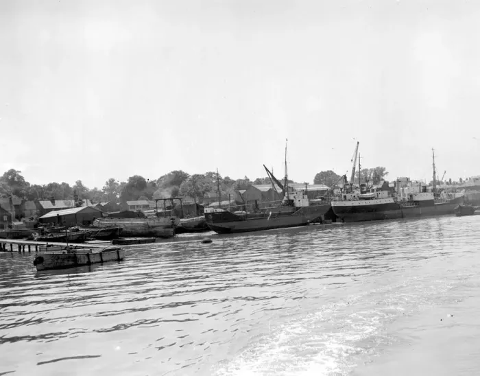 Framed Print : Everards Ship Yard at Greenhithe on the River Thames. 10 June 1947 Framed Print : Everards Ship Yard at Greenhithe on the River Thames. 10 June 1947