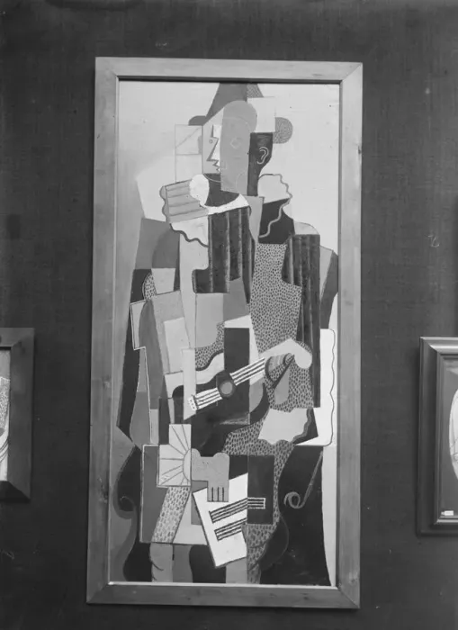 Framed Print : Exhibition of Cubist picture by Pablo Picasso at the Leicester Galleries Harlequin Framed Print : Exhibition of Cubist picture by Pablo Picasso at the Leicester Galleries Harlequin