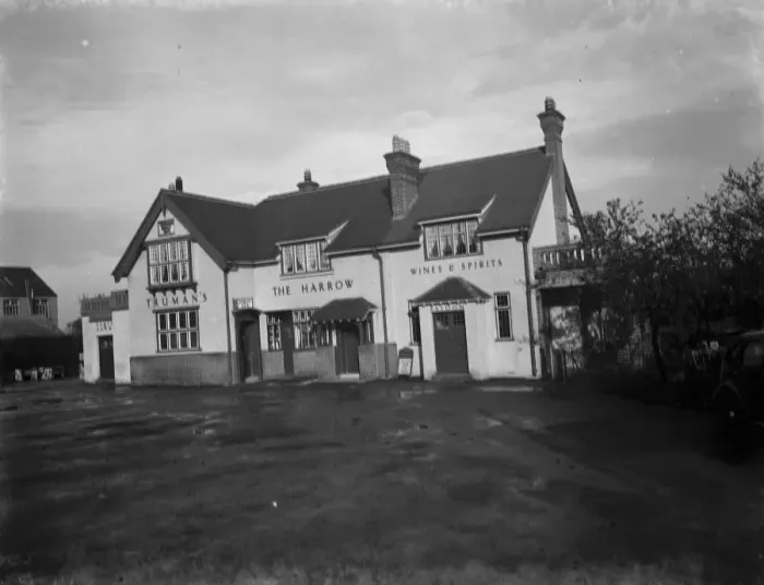 Framed Print : External view of Harrow Inn located in Erith, London. 1938