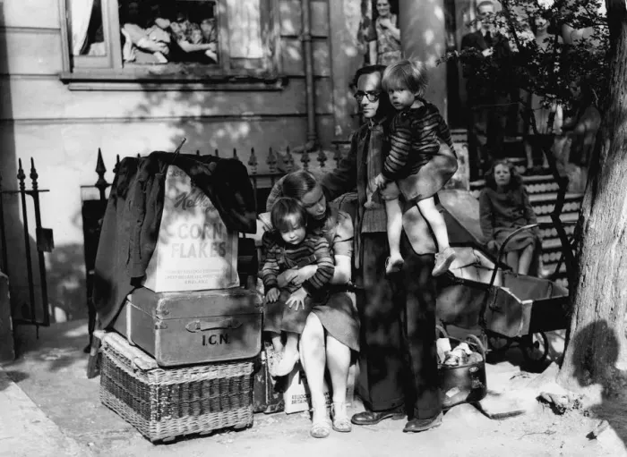 Framed Print : Family evicted from rest centre. Police this evening were called to No 5 Argyle Road