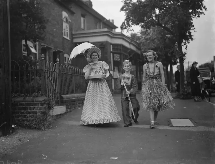 Framed Print : Fancy dress at the Eynsford Womens Institute Flower Show. Miss Lily Laurence