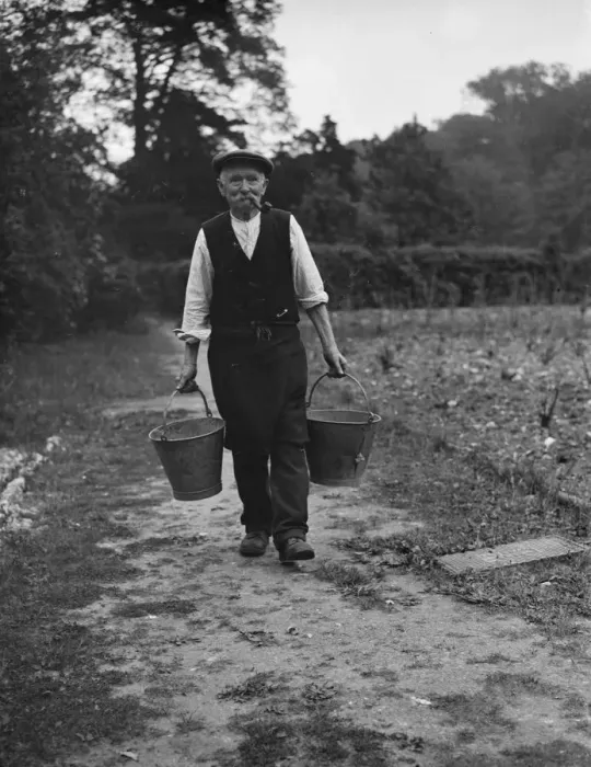 Framed Print : Farmer Tom Booker of Eynsford. 1938 Framed Print : Farmer Tom Booker of Eynsford. 1938