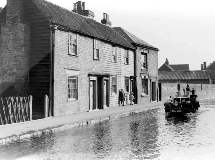 Framed Print : Faversham Kent Watering Lane Framed Print : Faversham Kent Watering Lane