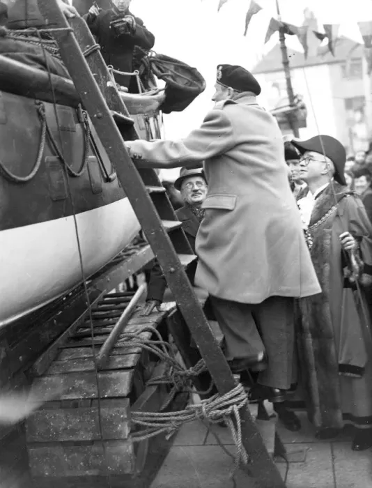 Framed Print : When field Marshal Viscount Montgomery of Alamein received the freedom of Hastings
