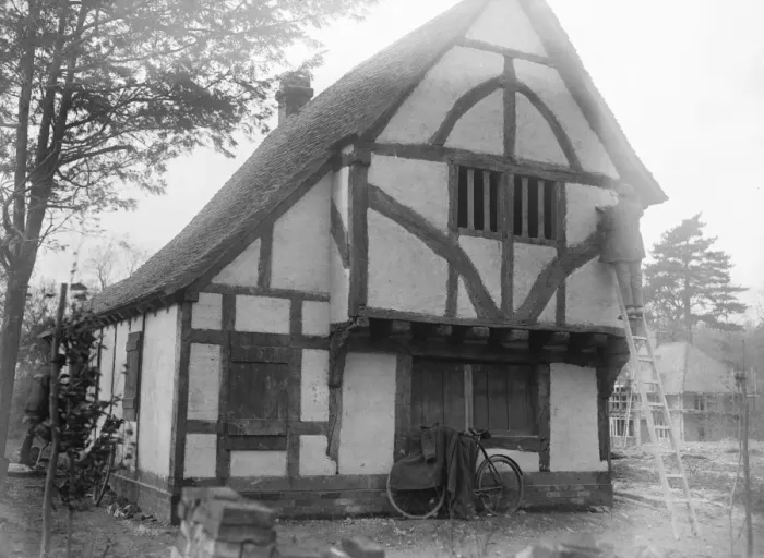 Framed Print : Fight for 600 year old cottage. Owing to the public spirit of the Epsom Council Framed Print : Fight for 600 year old cottage. Owing to the public spirit of the Epsom Council