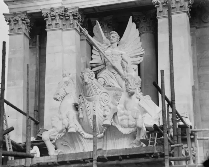 Framed Print : Fine statuary for port of London authoritys splended white palace. The group
