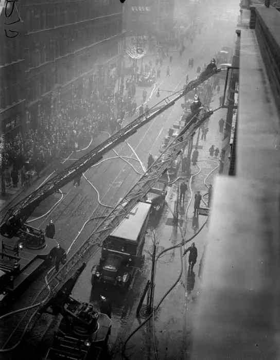 Framed Print : The Fire Brigade attend the big fire in Rosebery Avenue, London, at the works of Artisco Framed Print : The Fire Brigade attend the big fire in Rosebery Avenue, London, at the works of Artisco
