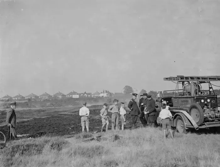Framed Print : Fire Brigade put out a fire on Dartford Heath. 6 September 1937 Framed Print : Fire Brigade put out a fire on Dartford Heath. 6 September 1937
