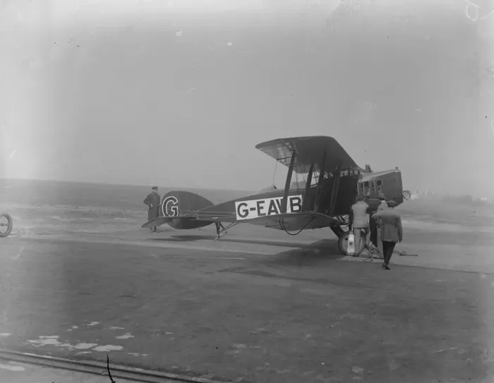 Framed Print : First Man to Own Aero Runabout Mr As Butler left Croydon this morning in his private