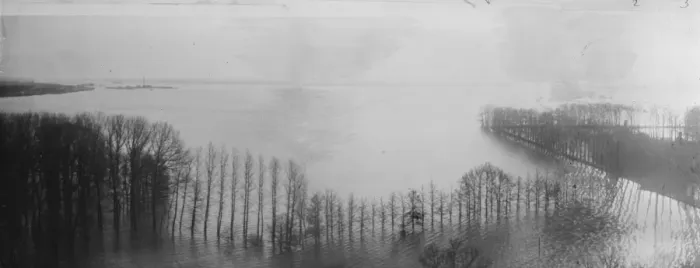Framed Print : The floods at Amerongen, Castle, Holland 18 January 1920 Framed Print : The floods at Amerongen, Castle, Holland 18 January 1920