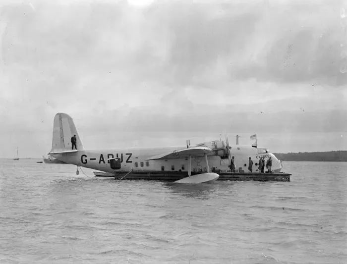 Framed Print : Flying-boats use new embarkation raft for first time. Cygnus disembarks 19 passengers Framed Print : Flying-boats use new embarkation raft for first time. Cygnus disembarks 19 passengers