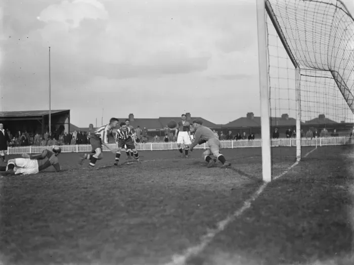Framed Print : Football match between Dartford and Tunbridge Wells Rangers. Goal mouth action