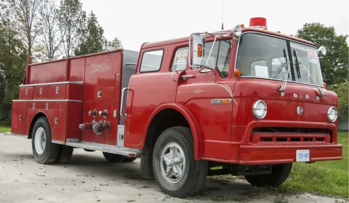Framed Print : Ford 900 rigid fire truck, for sale, at the side of the highway between Collingwood Framed Print : Ford 900 rigid fire truck, for sale, at the side of the highway between Collingwood
