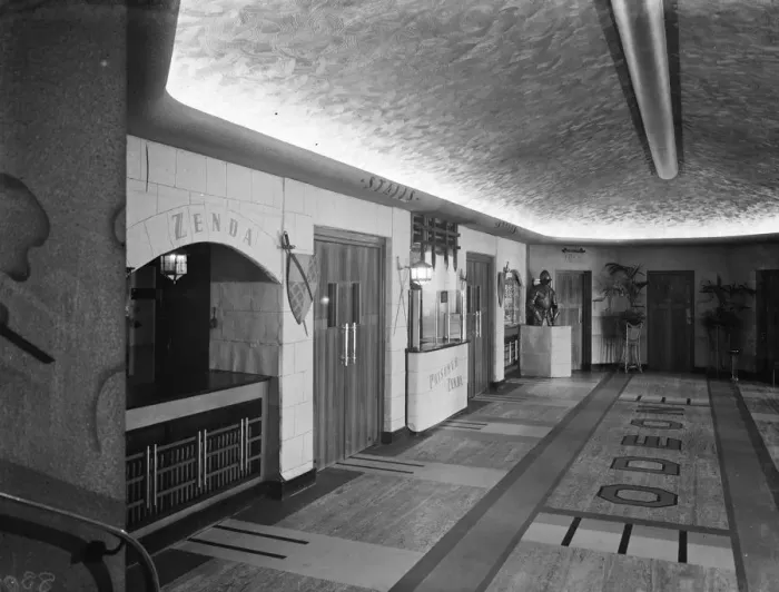 Framed Print : The foyer of the Odeon Cinema, Sidcup showing the Tudor display. 23 March 1938