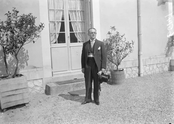 Framed Print : French Mayor marries Duke of Windsor and Mrs Warfield. We are happy in your happiness Framed Print : French Mayor marries Duke of Windsor and Mrs Warfield. We are happy in your happiness
