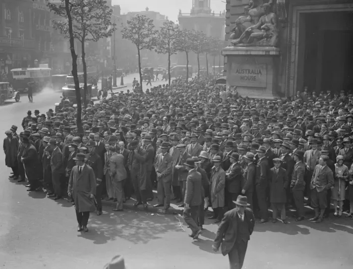 Framed Print : General Election, 1929 Crowd waiting outside Australia house 31 May 1929 Framed Print : General Election, 1929 Crowd waiting outside Australia house 31 May 1929