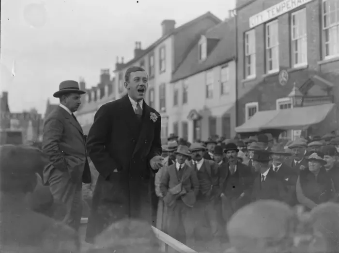 Framed Print : General Election, October 1924 Sir H Lucas Tooth, Conservative candidate for