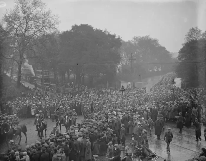 Framed Print : The General Strike The brigade of guards leaving Victoria Park after strike duty Framed Print : The General Strike The brigade of guards leaving Victoria Park after strike duty