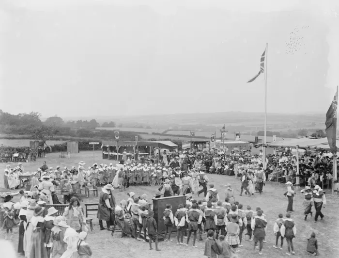 Framed Print : A general view of the St Swithuns Fair at Chailey, East Sussex Framed Print : A general view of the St Swithuns Fair at Chailey, East Sussex