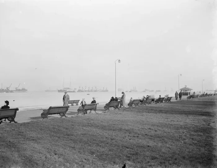 Framed Print : A general view of the Thames estuary from Gravesend promenade, Kent Framed Print : A general view of the Thames estuary from Gravesend promenade, Kent