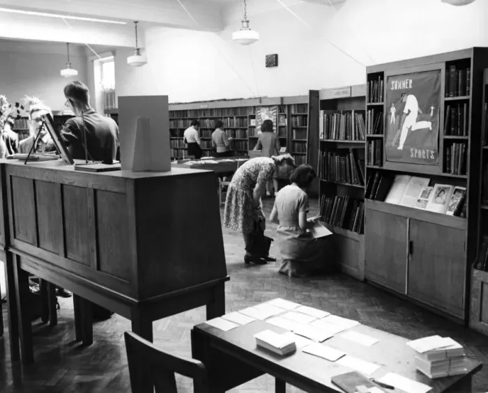 Framed Print : Gillingham Library in Kent 4th July 1949 Framed Print : Gillingham Library in Kent 4th July 1949