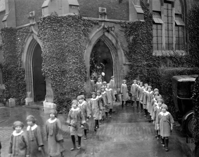 Framed Print : The girls choir of the Barnardo Village Homes at Barkingside after practising Christmas Framed Print : The girls choir of the Barnardo Village Homes at Barkingside after practising Christmas