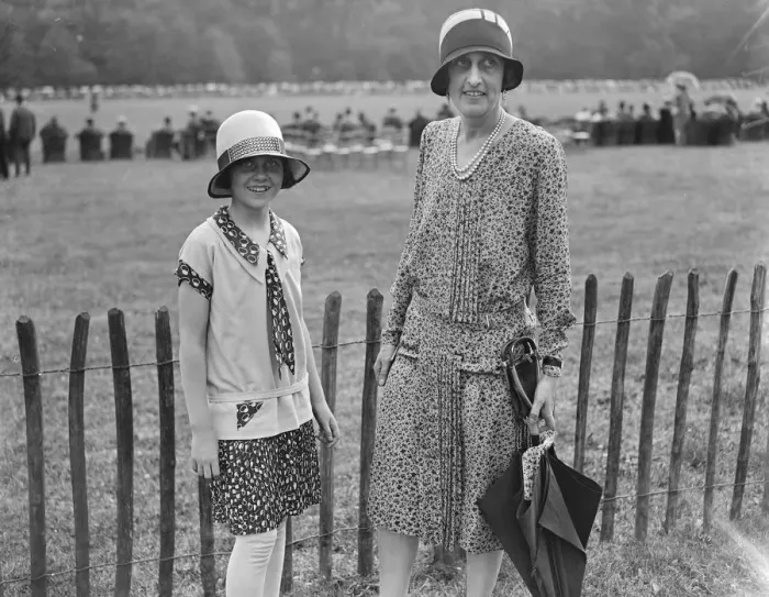 Framed Print : Goodwood week polo tournament at Cowdray Park. Hon Daphne Pearson and Viscountess Framed Print : Goodwood week polo tournament at Cowdray Park. Hon Daphne Pearson and Viscountess