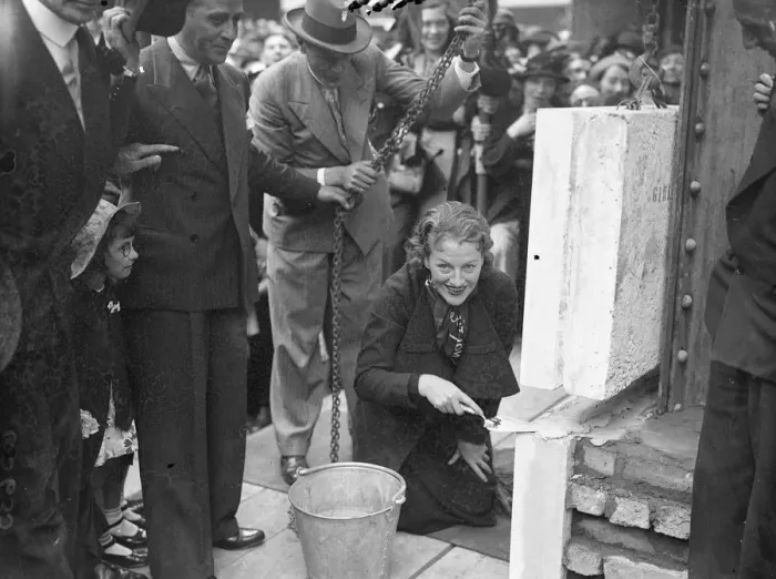 Framed Print : Gracie Fields lays foundation stone of new Prince of Wales Theatre. Gracie Fields Framed Print : Gracie Fields lays foundation stone of new Prince of Wales Theatre. Gracie Fields
