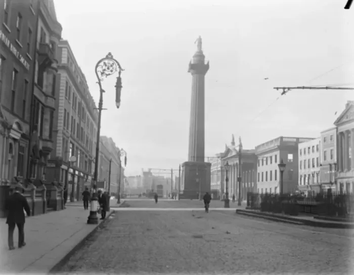 Framed Print : The Great Battle of Dublin Sackville Street during midday. 30 June 1922 Framed Print : The Great Battle of Dublin Sackville Street during midday. 30 June 1922