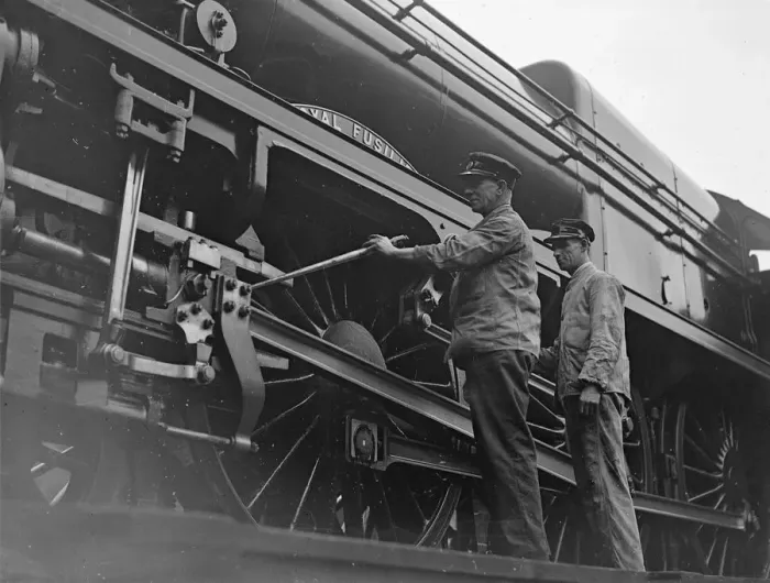 Framed Print : Great Express starts on record breaking dash to Scotland. The famous Royal Scot Framed Print : Great Express starts on record breaking dash to Scotland. The famous Royal Scot