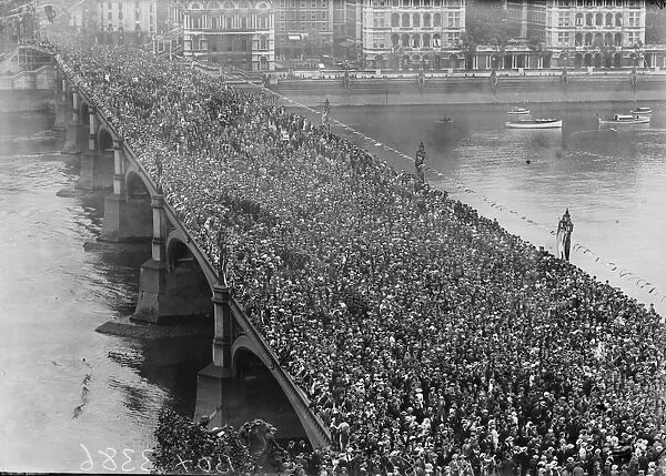 The Great Victory March. The amazing scene on Westminster Bridge, when the spectators