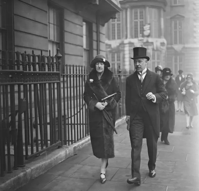 Framed Print : Guests arriving for the Roper Curzon, Whitaker wedding. Major and Mrs Field Robertson Framed Print : Guests arriving for the Roper Curzon, Whitaker wedding. Major and Mrs Field Robertson