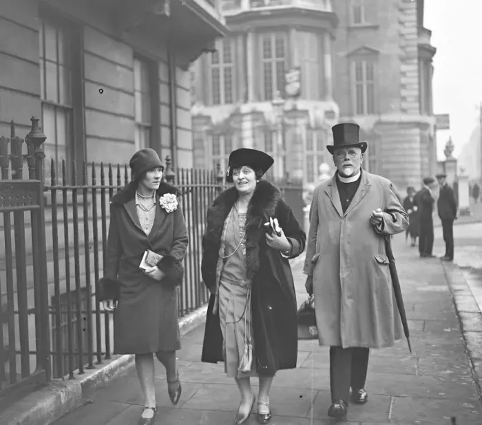 Framed Print : Guests arriving for the Roper Curzon, Whitaker wedding. Mlle Bernard, Mrs Framed Print : Guests arriving for the Roper Curzon, Whitaker wedding. Mlle Bernard, Mrs