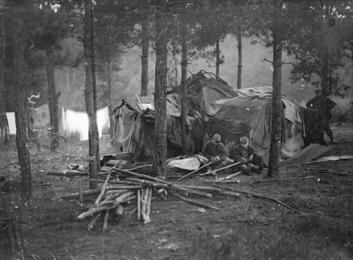 Framed Print : The gypsies are leaving their hundred year old settlement on Hurtwood Hill in Surrey Framed Print : The gypsies are leaving their hundred year old settlement on Hurtwood Hill in Surrey