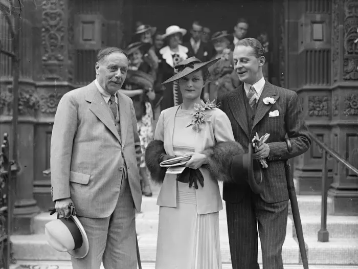 Framed Print : H. G. Wells Gives Away Beauty Expert. H. G. Wells Gives Away Bride At Caxton Hall Framed Print : H. G. Wells Gives Away Beauty Expert. H. G. Wells Gives Away Bride At Caxton Hall