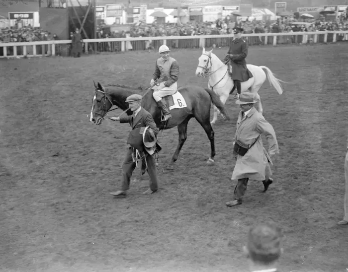 Framed Print : H Wragg on Light Sussex wins City and Suburban Race at Epsom. H Wragg riding Light Framed Print : H Wragg on Light Sussex wins City and Suburban Race at Epsom. H Wragg riding Light